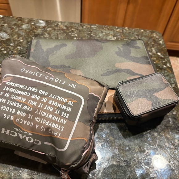 Coach Camouflage Men's 3 pc accessory  Set NWT - Picture 3 of 12